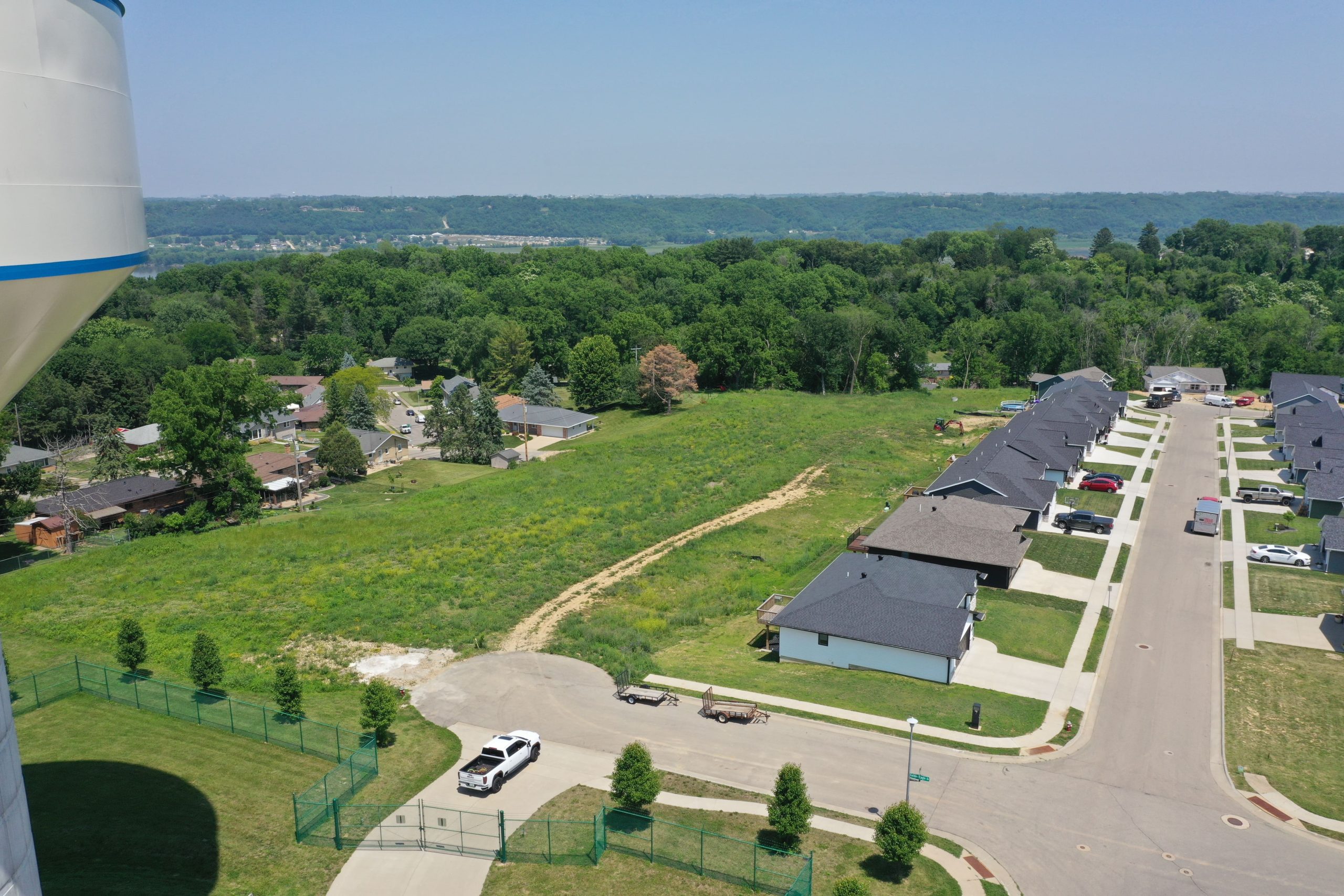 Sky_Blue_Estates_0230-min